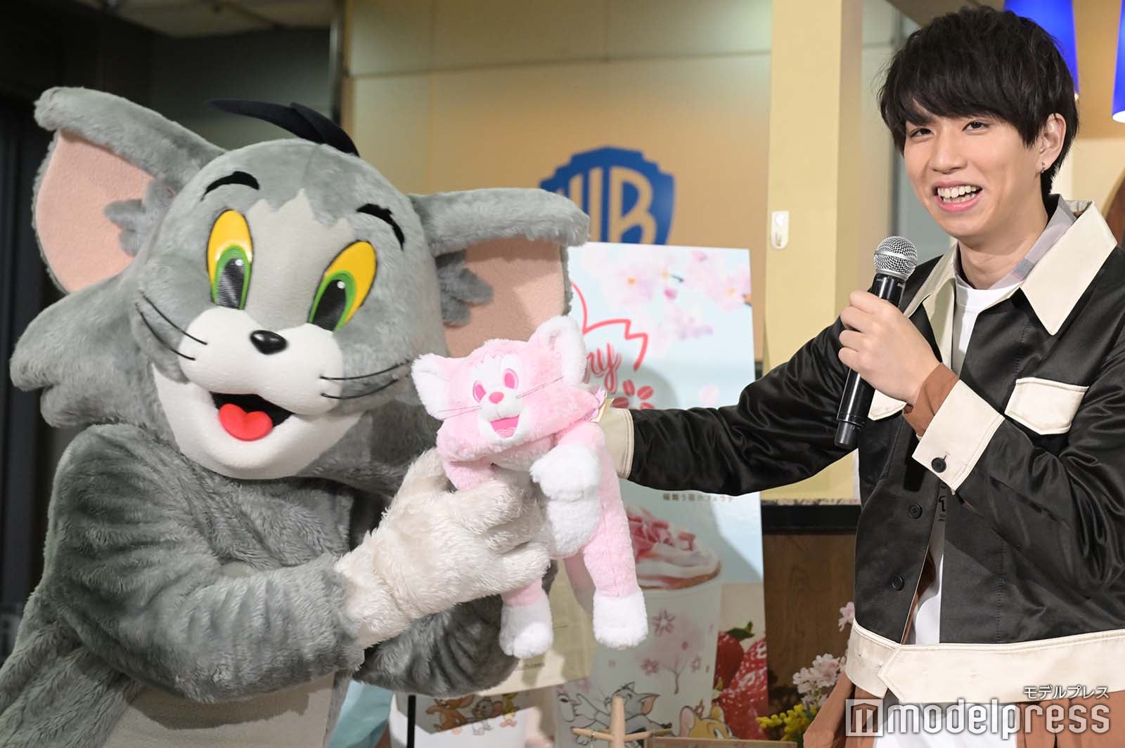 トム、はじめしゃちょー（C）モデルプレス