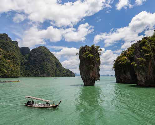 大自然クルーズで冒険の旅へ、映画のロケ地で有名なタイの“パンガー湾”