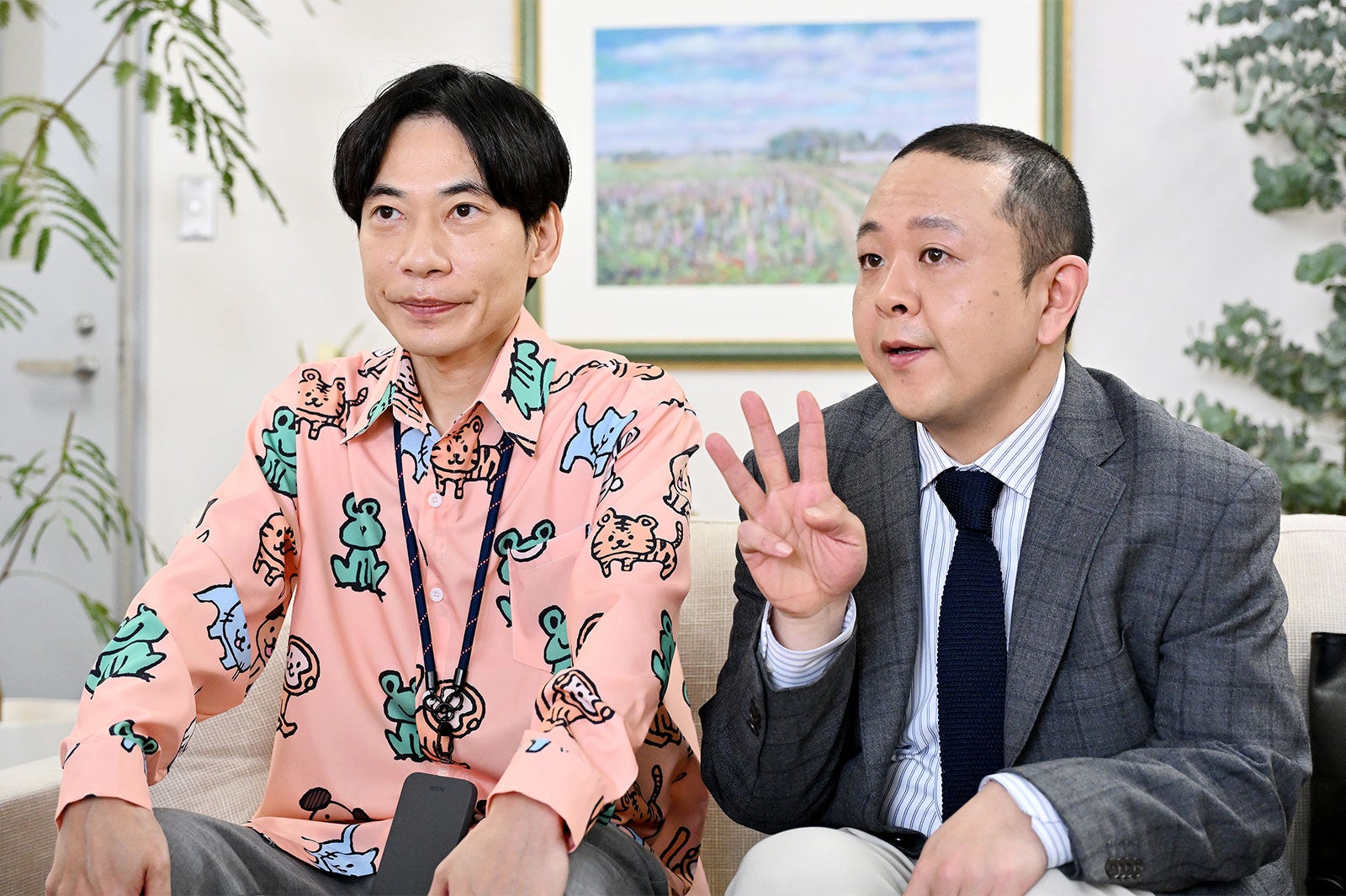 板倉俊之、赤羽健壱（C）「不適切にもほどがある！」最終話より