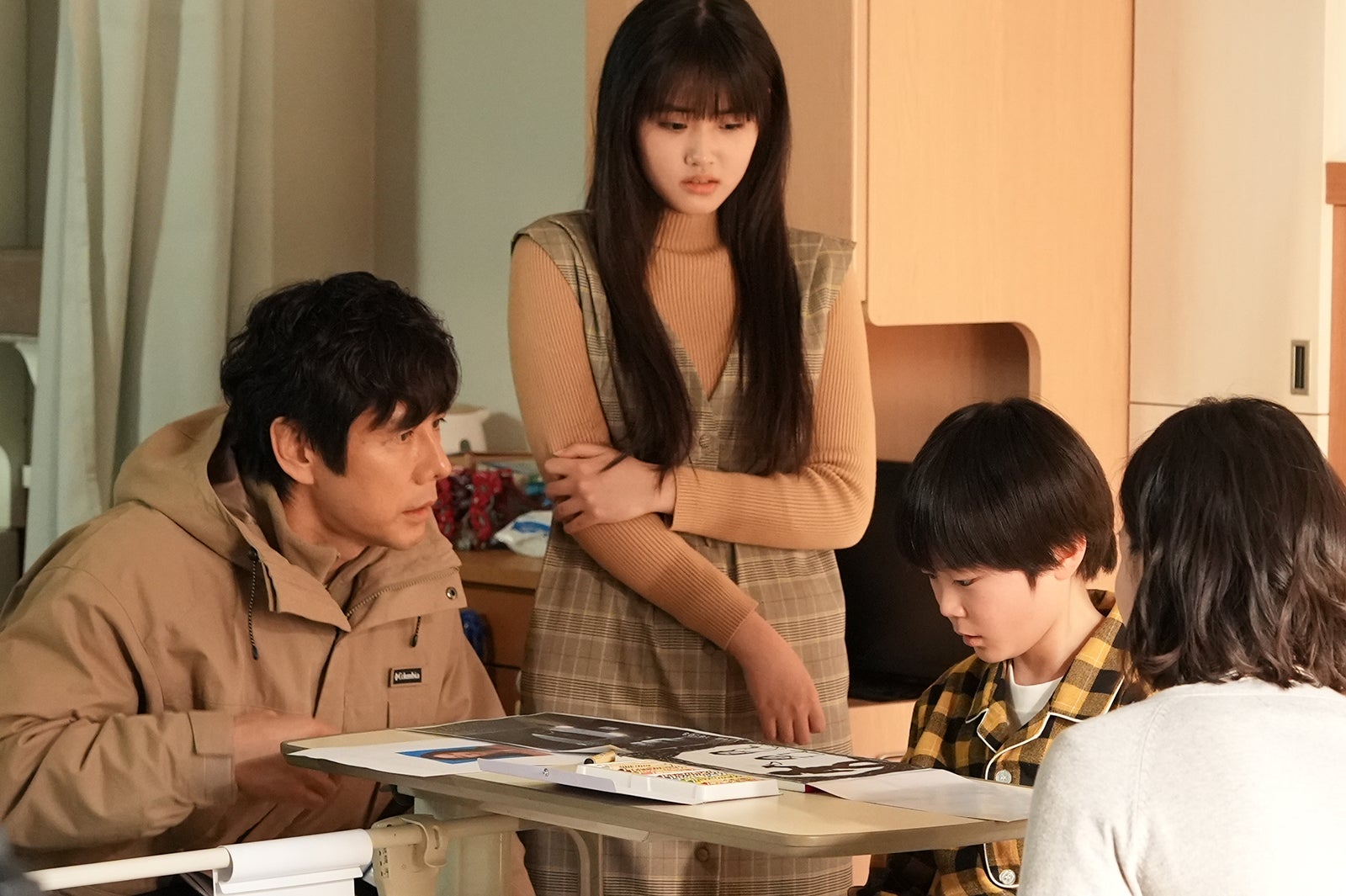 西島秀俊、原菜乃華、小林優仁（C）日本テレビ