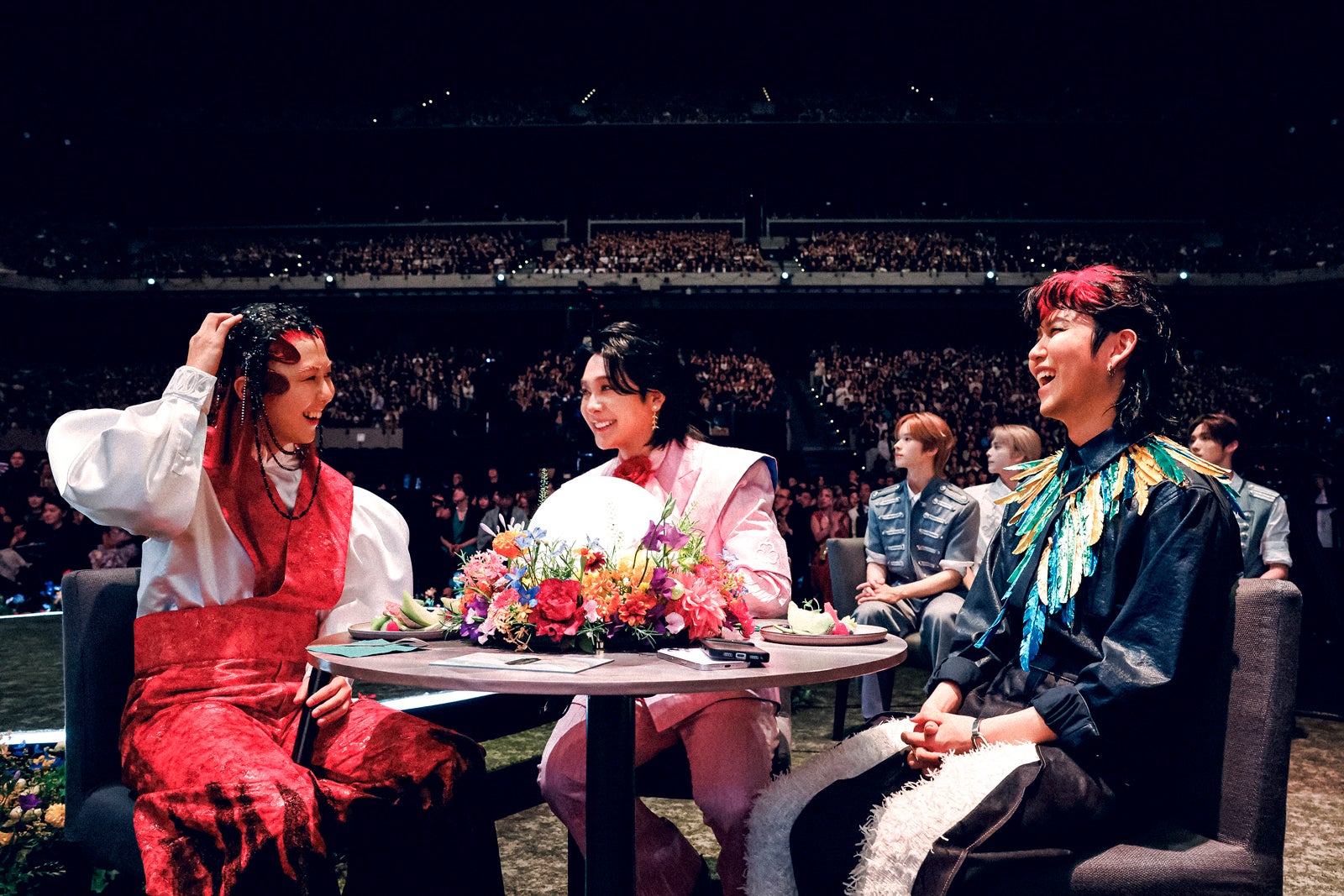 【独占】Mrs. GREEN APPLE『CEREMONY』ビハインドカット公開 祝祭へと導く“ホスト”としての姿・各界から多彩なゲストが集結