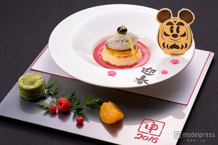 「エンパイア・グリル」エンパイアディナーのデザート(C)Disney