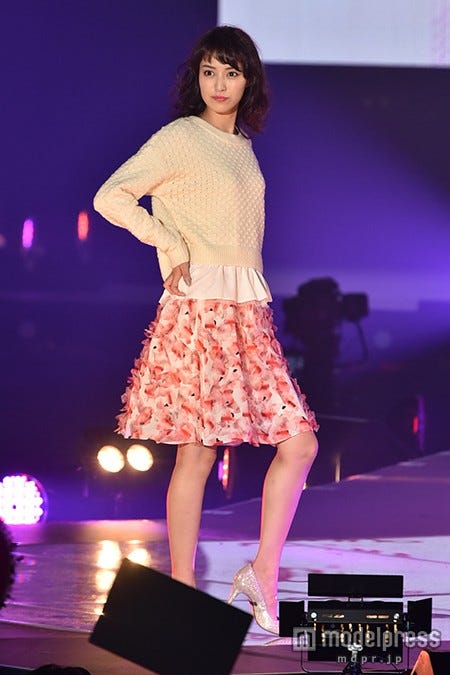 岡本あずさ