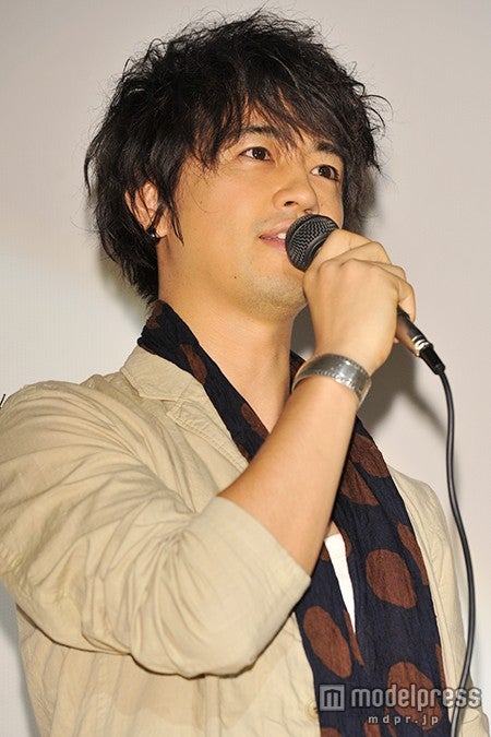 斎藤工、壁ドンは「僕の一発芸みたい」