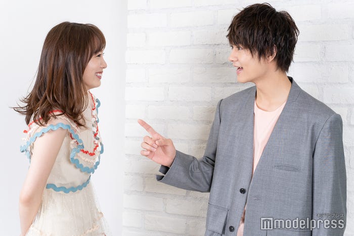 飯豊まりえ&佐野勇斗 (C)モデルプレス