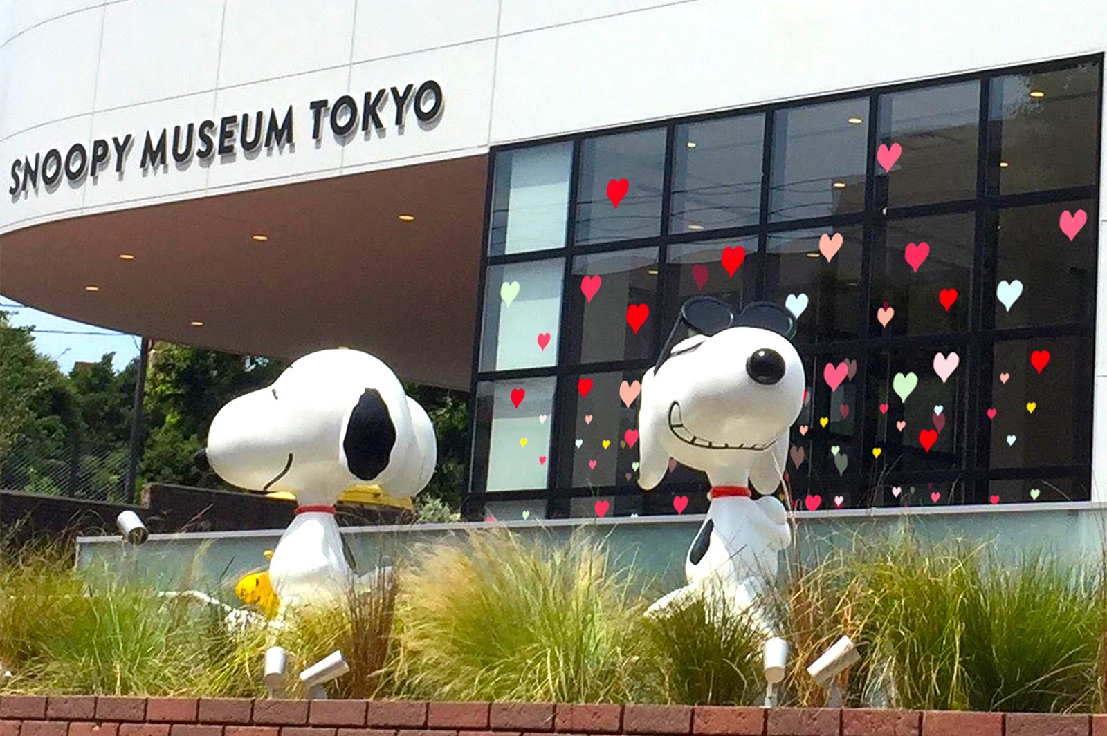 バレンタイン外観（C）Peanuts Worldwide LLC