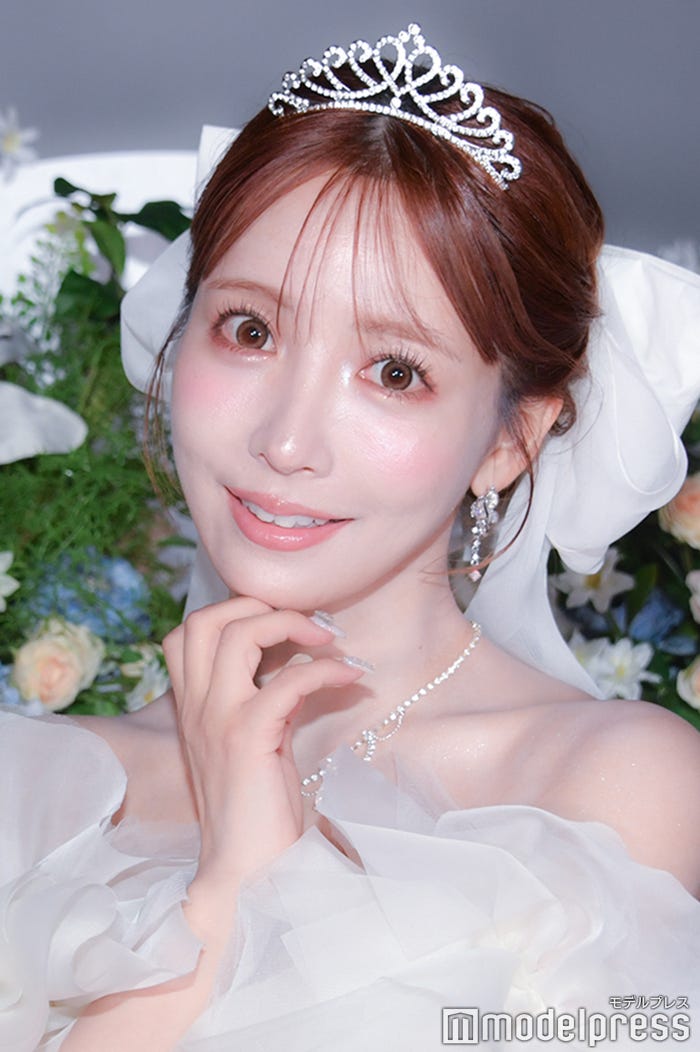 三上悠亜(C)モデルプレス