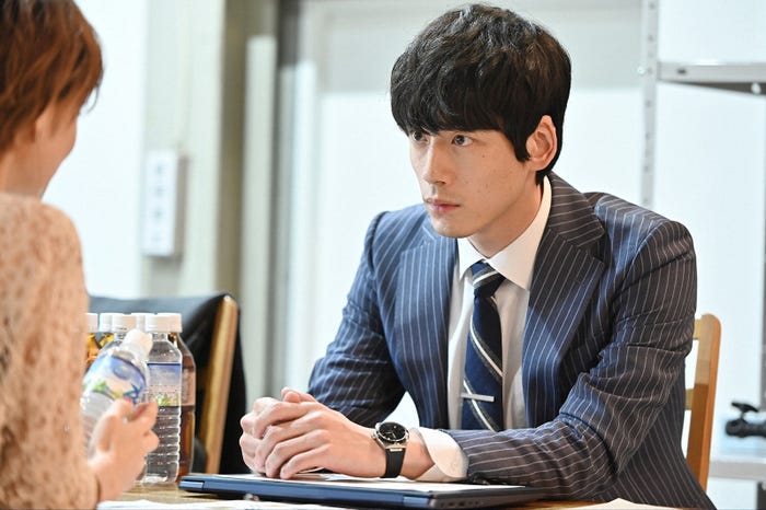 坂口健太郎/「婚姻届に判を捺しただけですが」第7話より(C)TBS