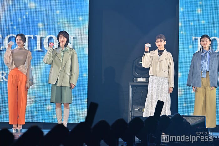 小林由依、土生瑞穂、渡邉理佐、山崎天(C)モデルプレス