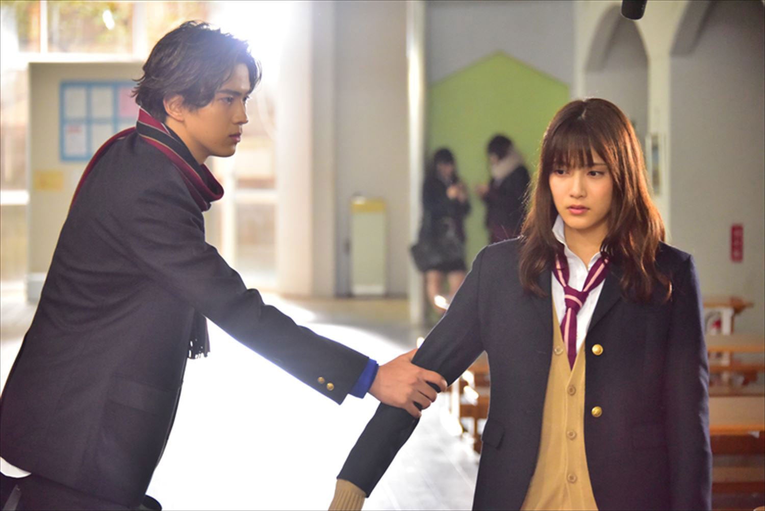 甲斐翔真、入山杏奈（C）エイベックス通信放送／フジテレビジョン