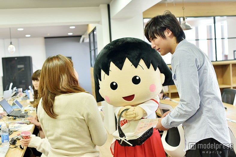 1人1人、目を合わせてプレゼントを渡してくれた中川大志さんとまるちゃん