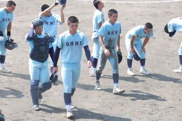 “下剋上の夏”鮮明に 近江も春夏連続出場逃す 彦根総合に逆転負け 九州国際大付も敗退 センバツ組が各地で相次ぎ敗れる 連続出場決定は沖縄尚学のみ