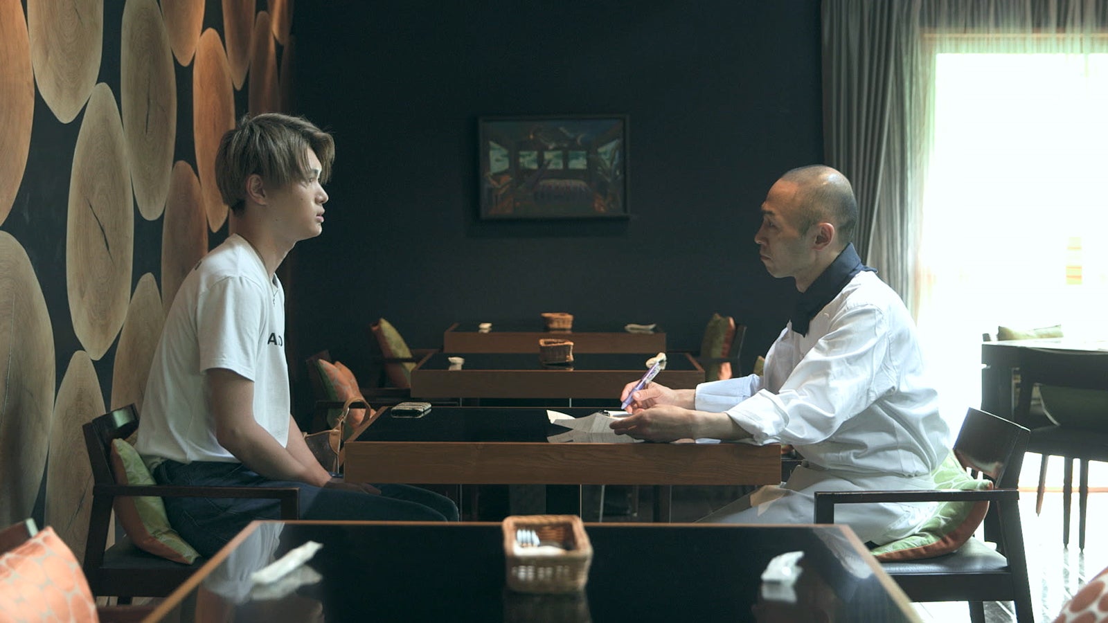 俊亮がアルバイトの面接へ「TERRACE HOUSE OPENING NEW DOORS」34th WEEK（C）フジテレビ／イースト・エンタテインメント