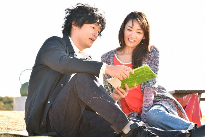 井浦新、橋本真実/「アンナチュラル」第9話より(C)TBS