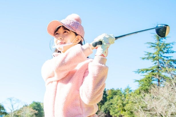 ゴルフ女子 ヒロインバトル アイドル界最強釣り師 渡辺美優紀が初参戦 キュートなウエアでゴルフ女子もメロメロに モデルプレス
