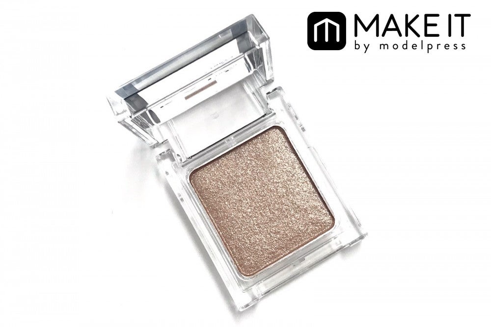 ケイト／ザ アイカラー／014 グレージュ／650円（税抜・編集部調べ） (C)メイクイット