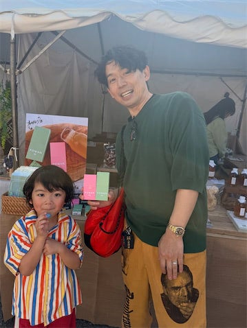 岡田義徳、家族でアースデイ東京2026に参加「ママそっくり」「可愛い」息子の姿に反響