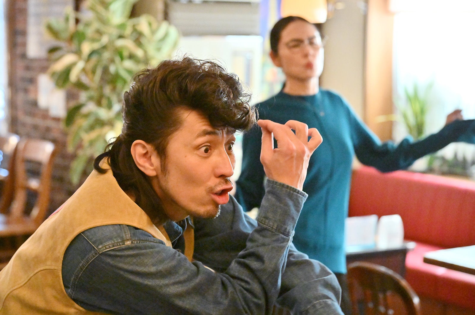 袴田吉彦、吉田羊「不適切にもほどがある！」第7話より（C）TBS