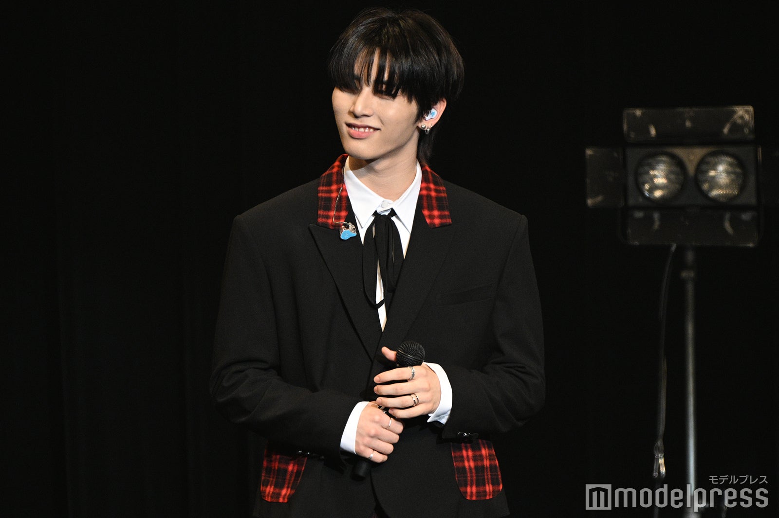 古家正亨氏に褒められ嬉しそうなTAESAN（テサン）（C）モデルプレス