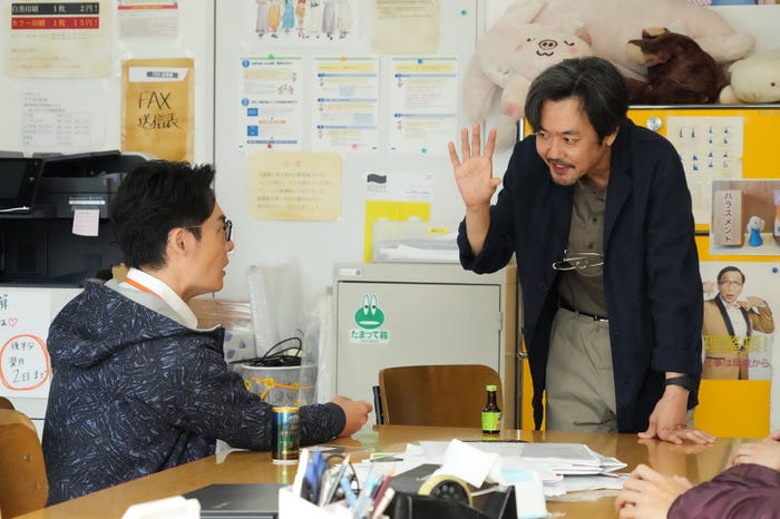 近藤公園、岡部たかし/ 「エルピス―希望、あるいは災い―」第6話より(C)カンテレ