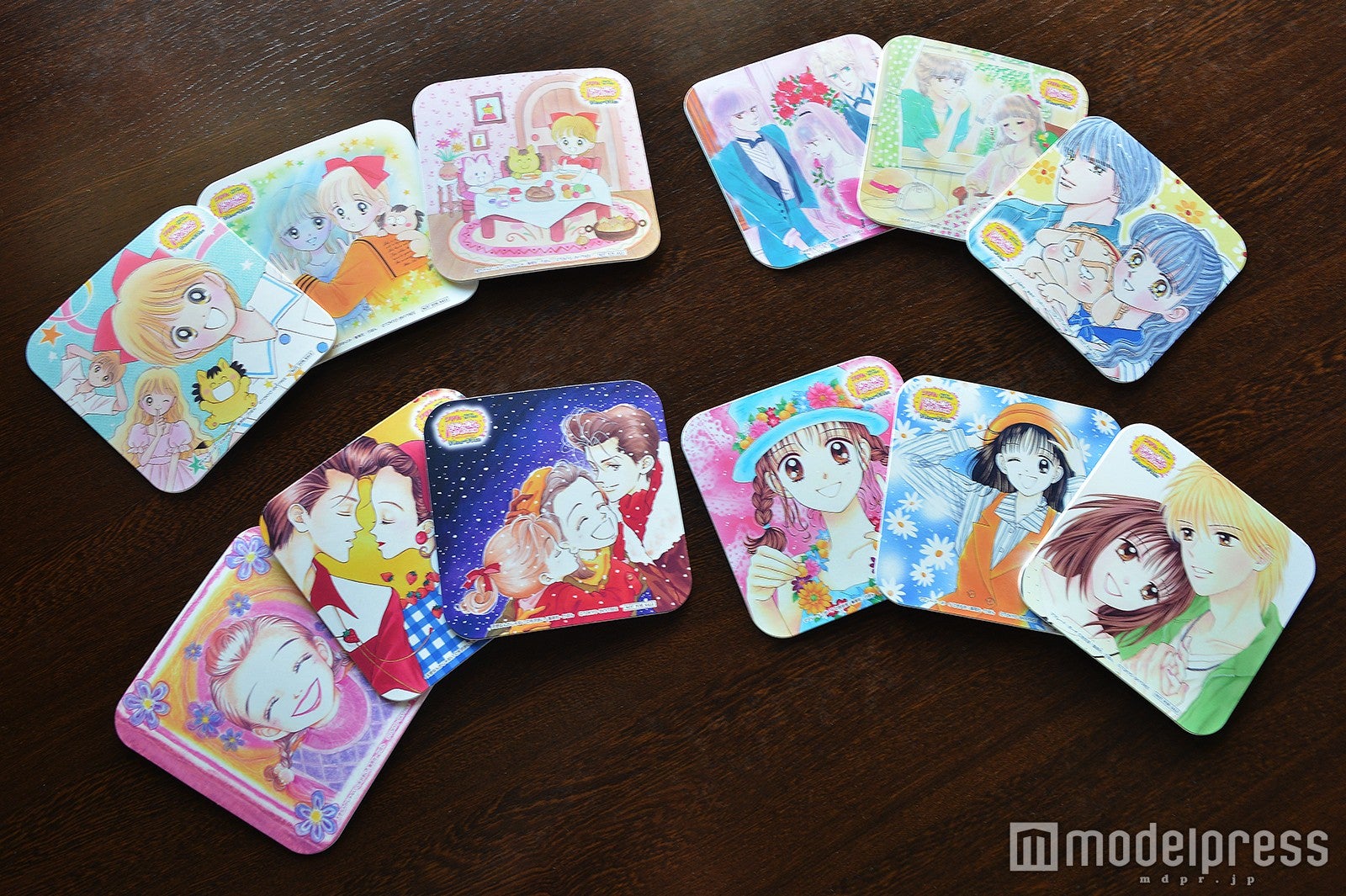 コースターの絵柄は全12種類（C）モデルプレス