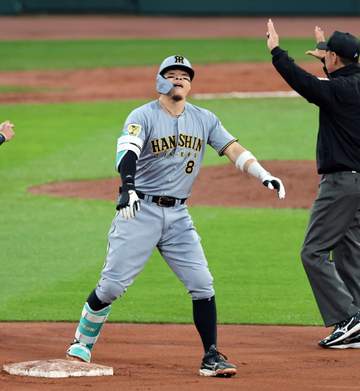 阪神・佐藤輝 先制打＆今季初4安打 1号あと一歩「角度付けてまた明日頑張ります」