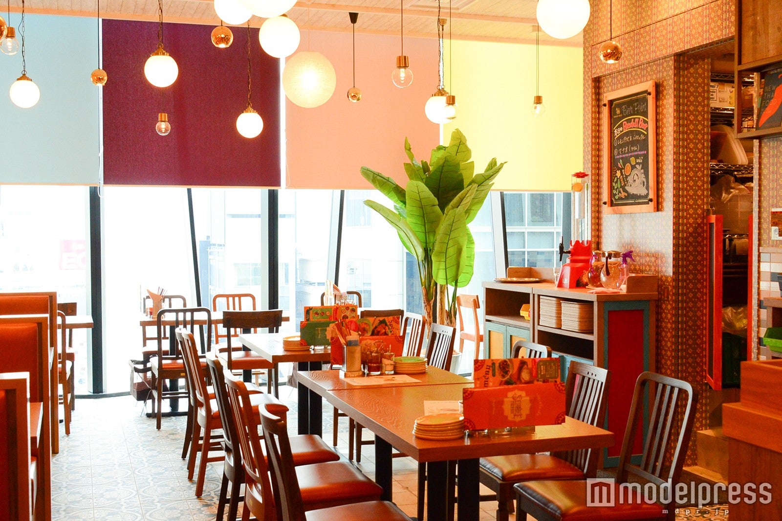 店内（C）モデルプレス