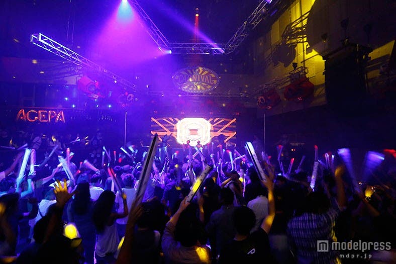 盛り上がる会場