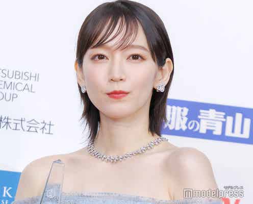 吉岡里帆、へそ出しルックでヘルシー肌見せ「スタイルいい」「透明感すごい」の声