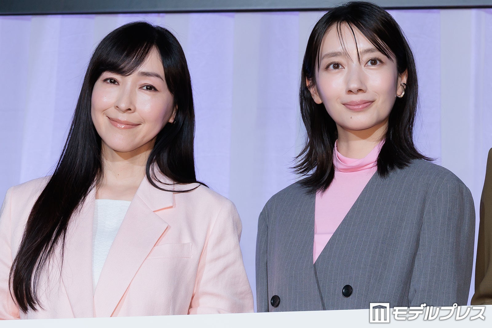 麻生久美子、波瑠（C）モデルプレス