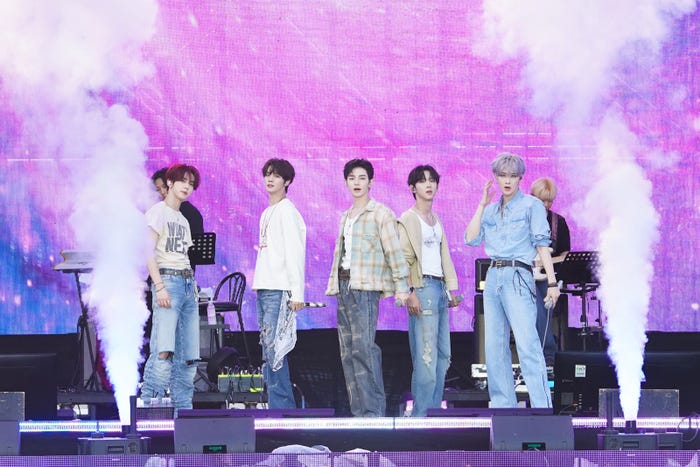 AND2BLE「Weverse Park」(C)2026 Weverse Con Festival