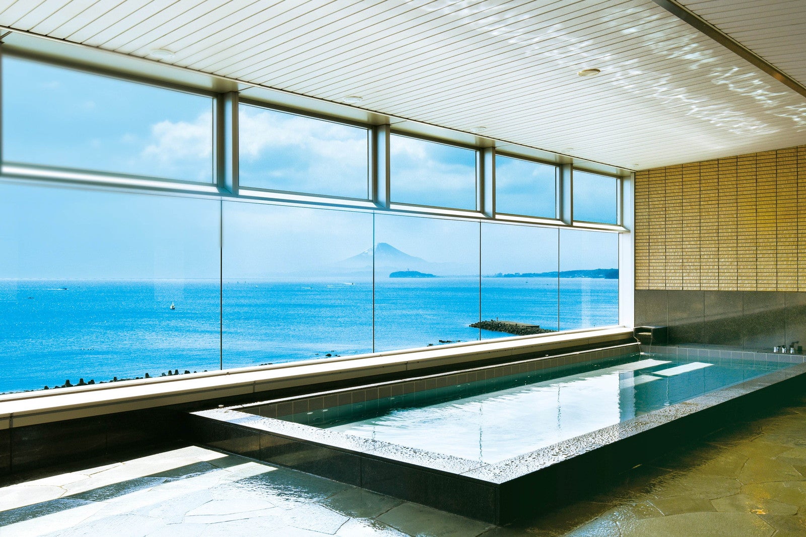【平日限定】葉山うみのホテル、日帰り温泉プラン登場 海を眺める入浴＆ランチorデザート付き