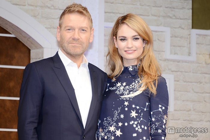 (左から)ケネス・ブラナー監督、リリー・ジェームズ