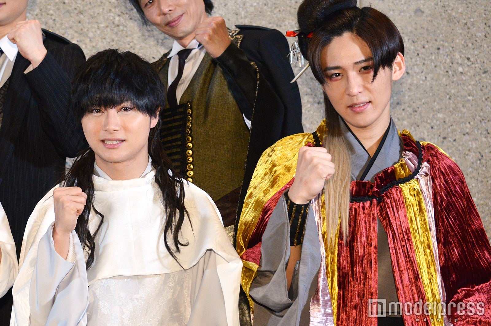 ジャニーズJr.“宇宙Six”、外部舞台初出演で強烈コスチューム披露