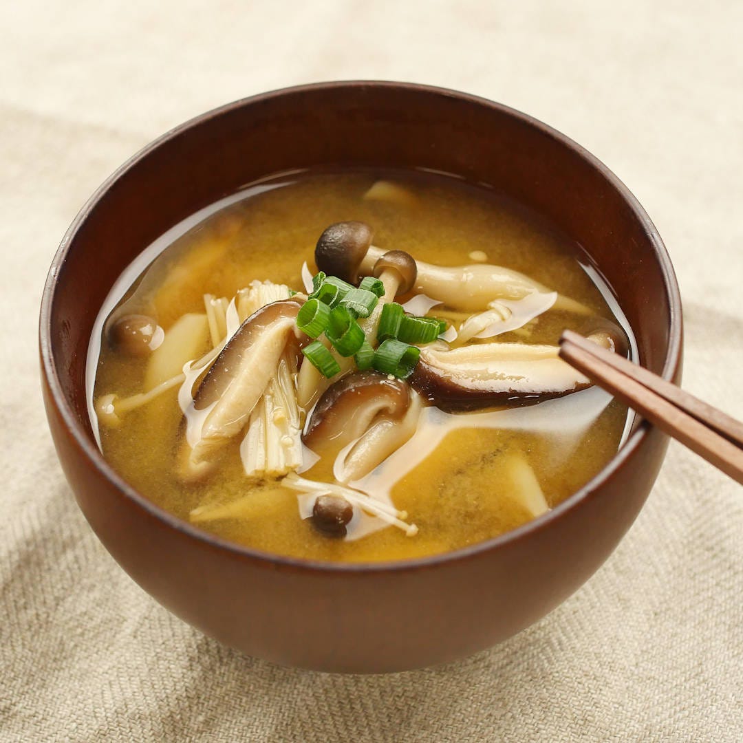 体に染みわたる…!旨味たっぷり「きのこのみそ汁」
