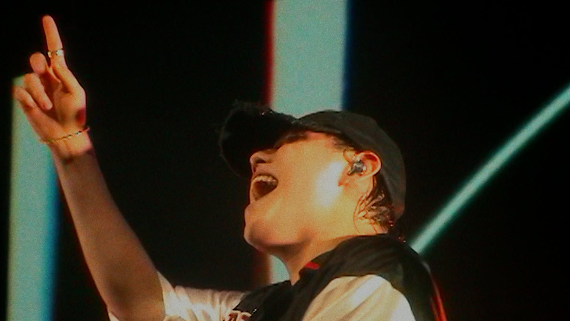 新WEBムービー「サン生と楽曲作ったよ」篇より（提供写真）