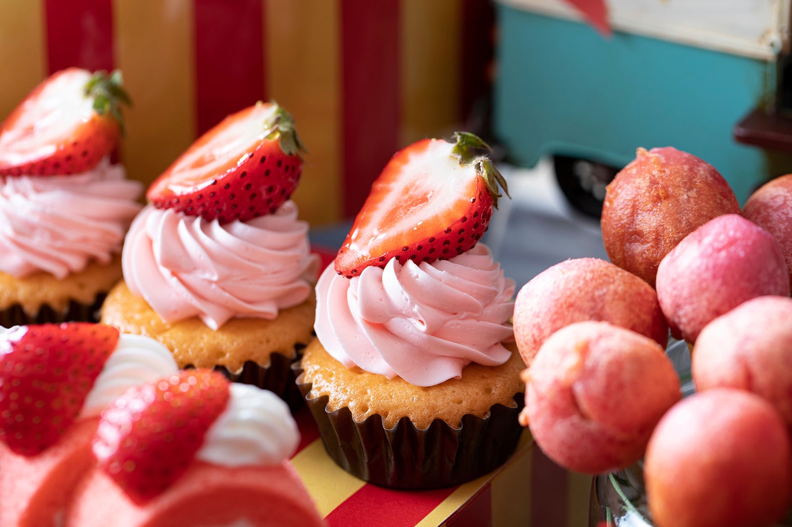 ストロベリーカップケーキ／画像提供：コンラッド東京
