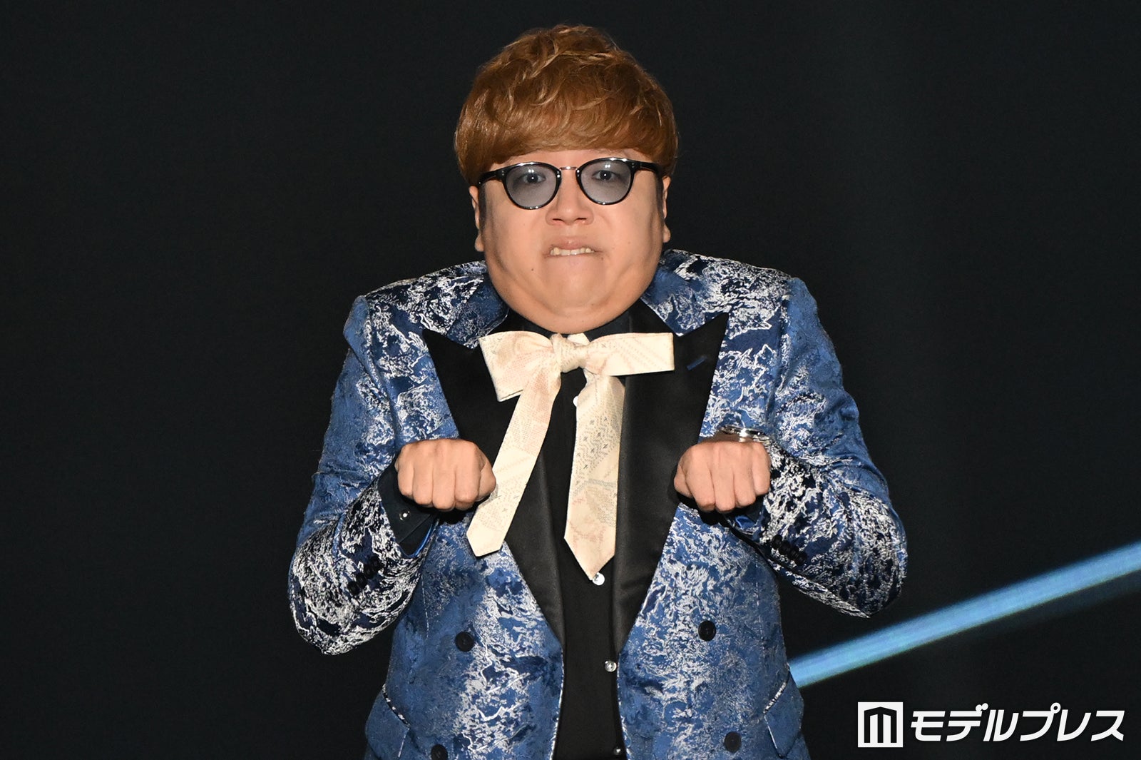 HIKAKIN、初「TGC」シークレット登場に歓声 タキシード着こなし地元・新潟凱旋【TGC新潟2026】