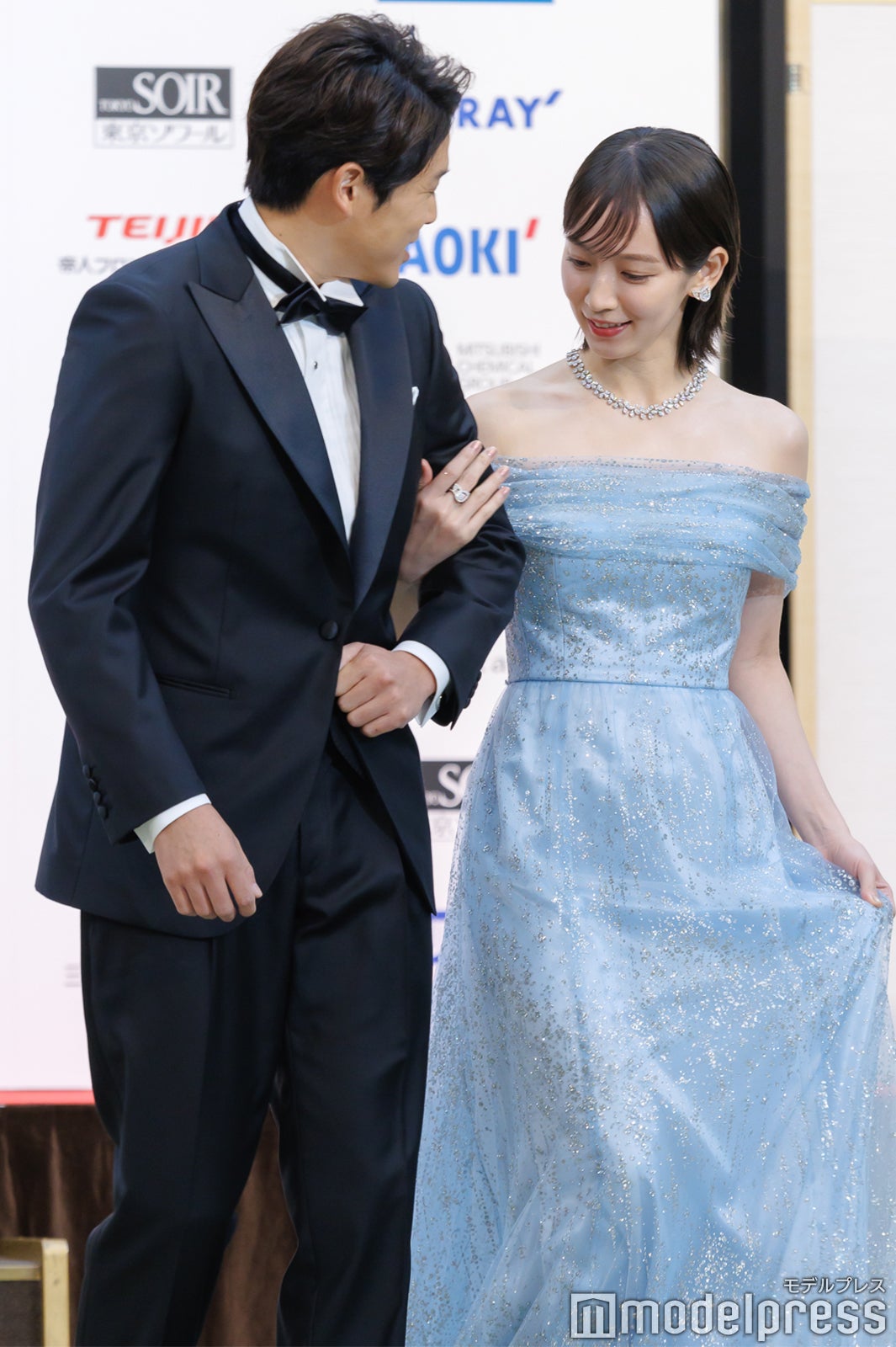 内田篤人、吉岡里帆（C）モデルプレス