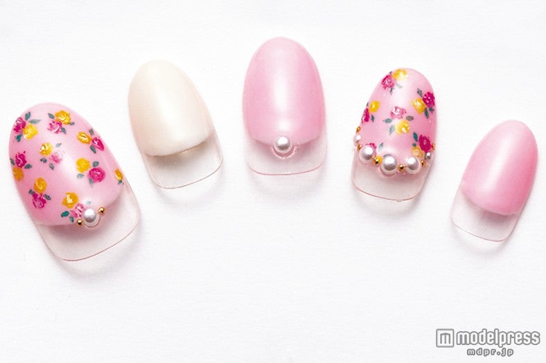 アレンジが効く花柄はシーン別でチョイスしたい（画像提供：「Ray」4月号、主婦の友社）