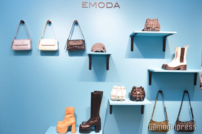 EMODA 23AW(C)モデルプレス