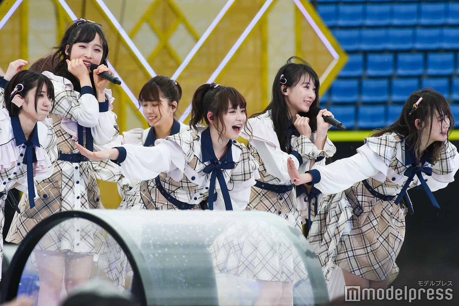 チーム8「AKB48グループ春のLIVEフェスin横浜スタジアム」（C）モデルプレス