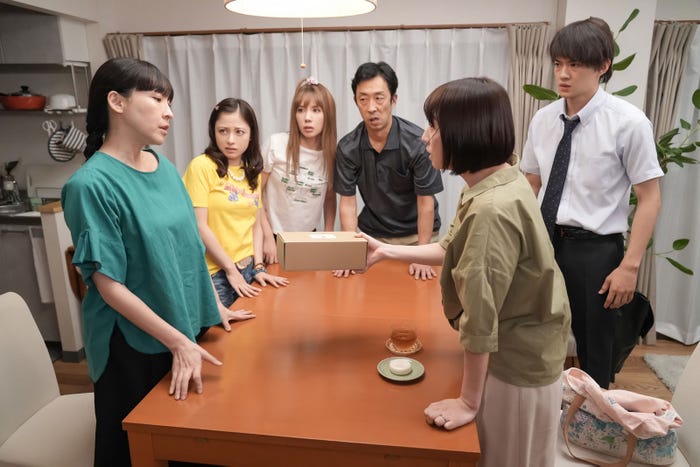 麻生久美子、橋本環奈、仲里依紗、北村有起哉、佐野勇斗、酒井若菜「おむすび」第67話(C)NHK