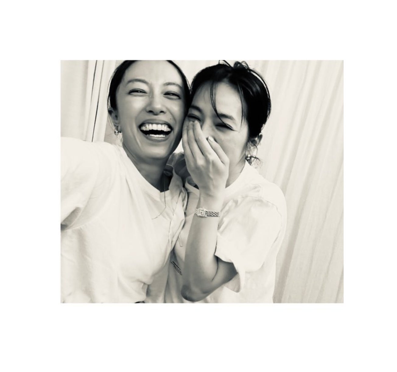 里田まい、中村アン／里田まいInstagramより