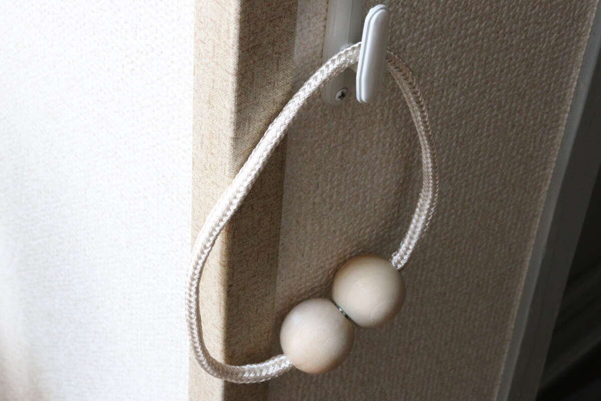 カーテンタッセル（マグネット、ウッドボール）　