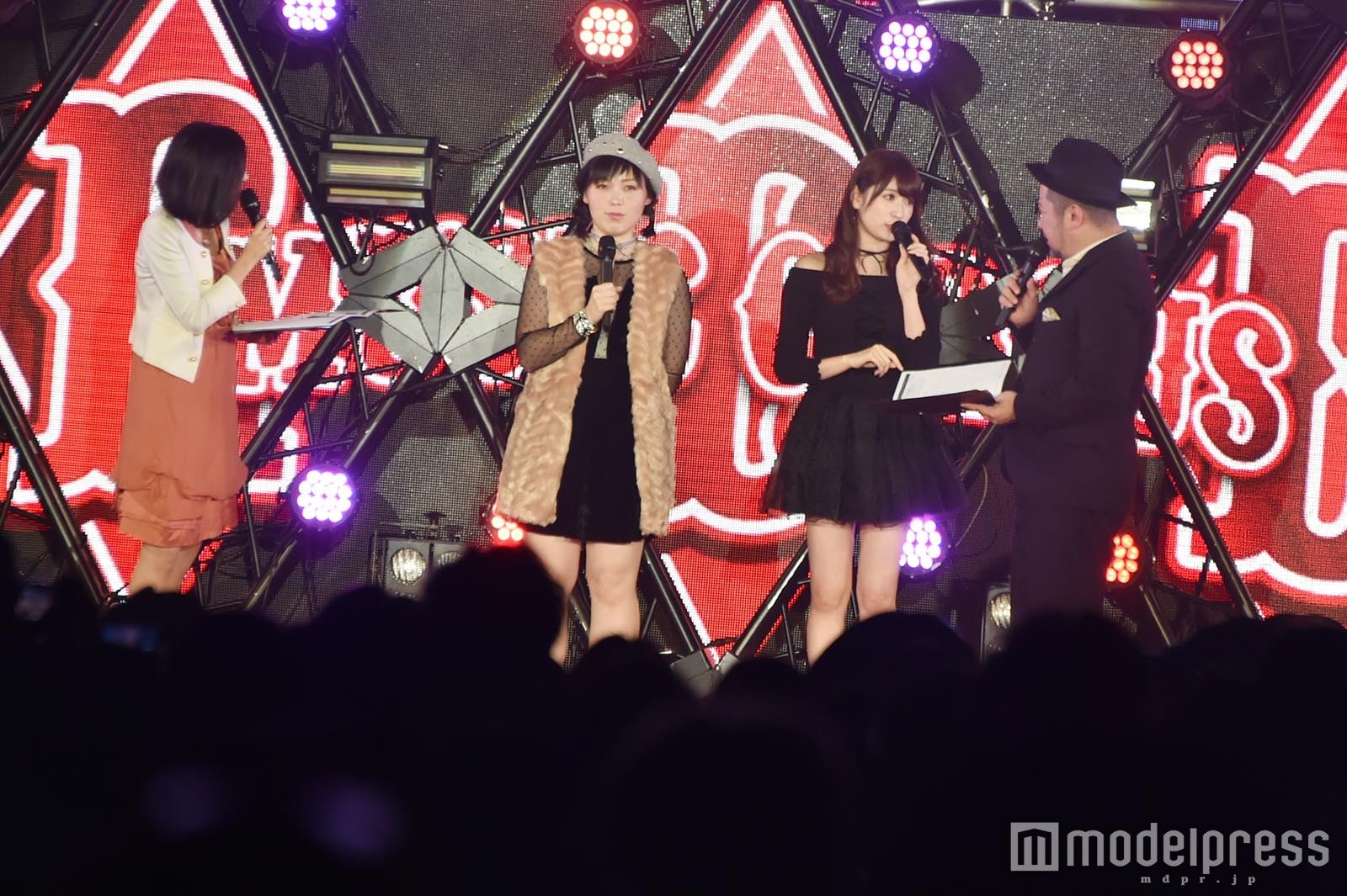 ステージの様子（C）モデルプレス