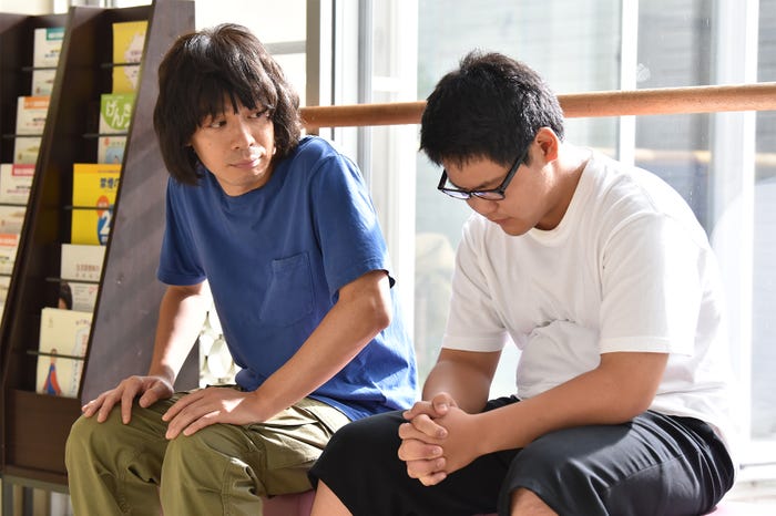 峯田和伸、舘秀々輝/「高嶺の花」第7話より(C)日本テレビ