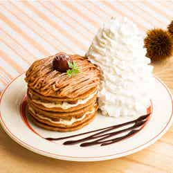コナコーヒーとモンブランのパンケーキ/画像提供:Eggs’n Things Japan