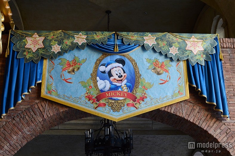 エントランス、ミッキーの装飾