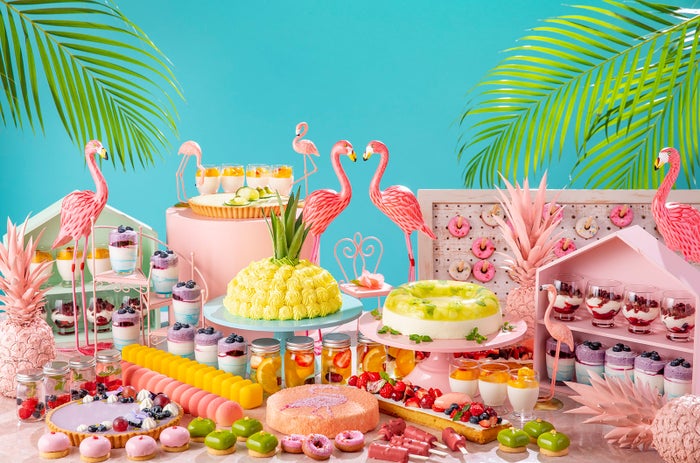 「トロピカル・フラミンゴパーティー ～サマーデザートビュッフェ～」開催　カラフルスイーツがズラリ／画像提供：名古屋ヒルトン株式会社